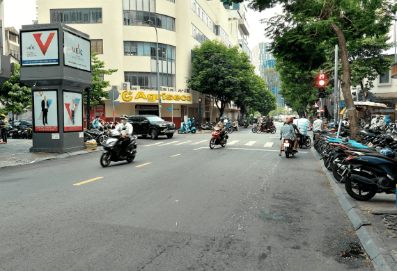 Panel Quảng Cáo Tại Trạm Diên Hồng Panel Quảng Cáo Tại Trạm Diên Hồng